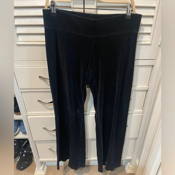 Vintage Juicy Couture Black Velour Track Suit - Hoodie and Pants - Picture 4 of 7